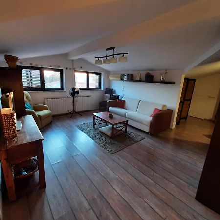 Nice, Cosy Studio Apartment With Shared Outdoor Pool 班约勒 外观 照片