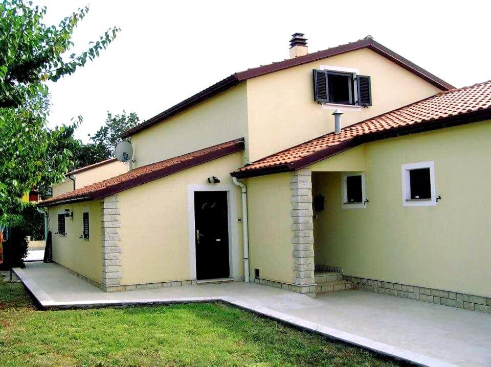 Nice, Cosy Studio Apartment With Shared Outdoor Pool 班约勒 外观 照片