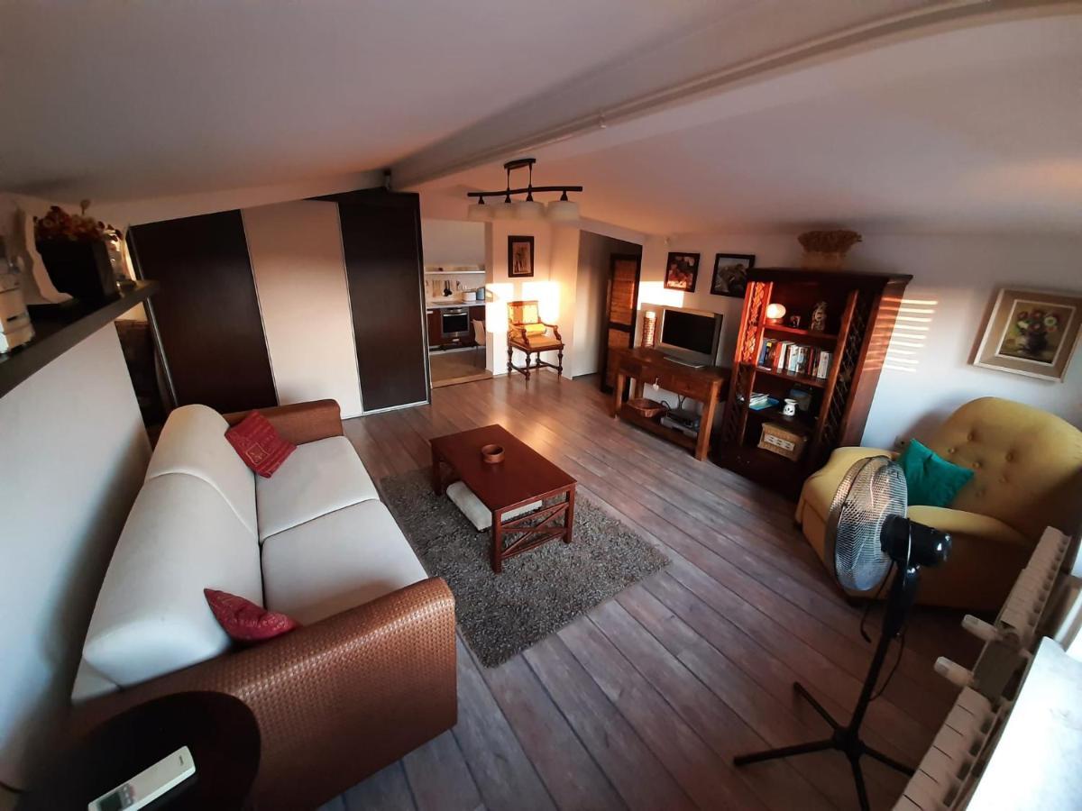 Nice, Cosy Studio Apartment With Shared Outdoor Pool 班约勒 外观 照片